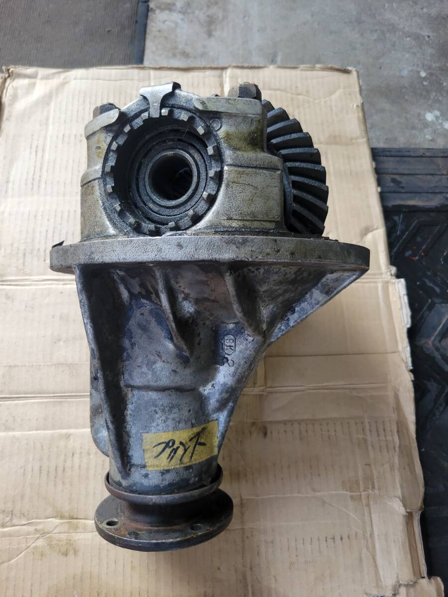 プリンススカイライン用アルミデフ車種不明?画像確認してご判断出来る方宜しくお願いいたします。拍卖