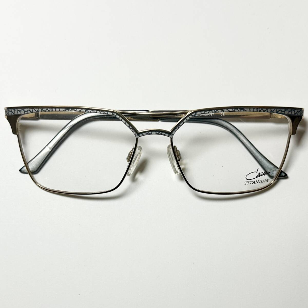 処分価格 新品 CAZAL MOD.4279 004 金色 チタン素材 純正メガネ 純正ケース付き ドイツ カザール拍卖