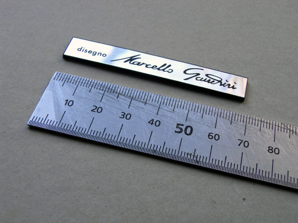 マルチェロ・ガンディーニ サインエンブレム 小 6.8cm 1枚 (レーザー加工プラスチック製) ランボルギーニ、フィアット X1/9 など拍卖