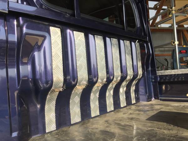 S500P/S510P ハイゼット 標準車用(H26/9~R3/12/19) キャビン バックパネル カバー(アルミ縞板)拍卖