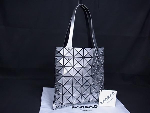 ■新品同様■ BAO BAO ISSEY MIYAKE バオバオイッセイミヤケ プリズム PVC ハンドバッグ トートバッグ シルバー系 FS4672拍卖