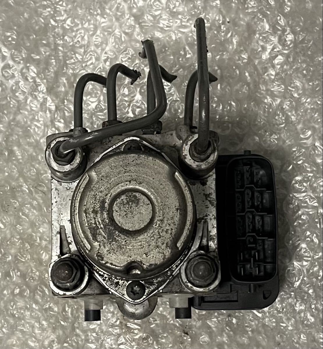 トヨタ 10系アルファード ABSアクチュエーター 44510-58040拍卖