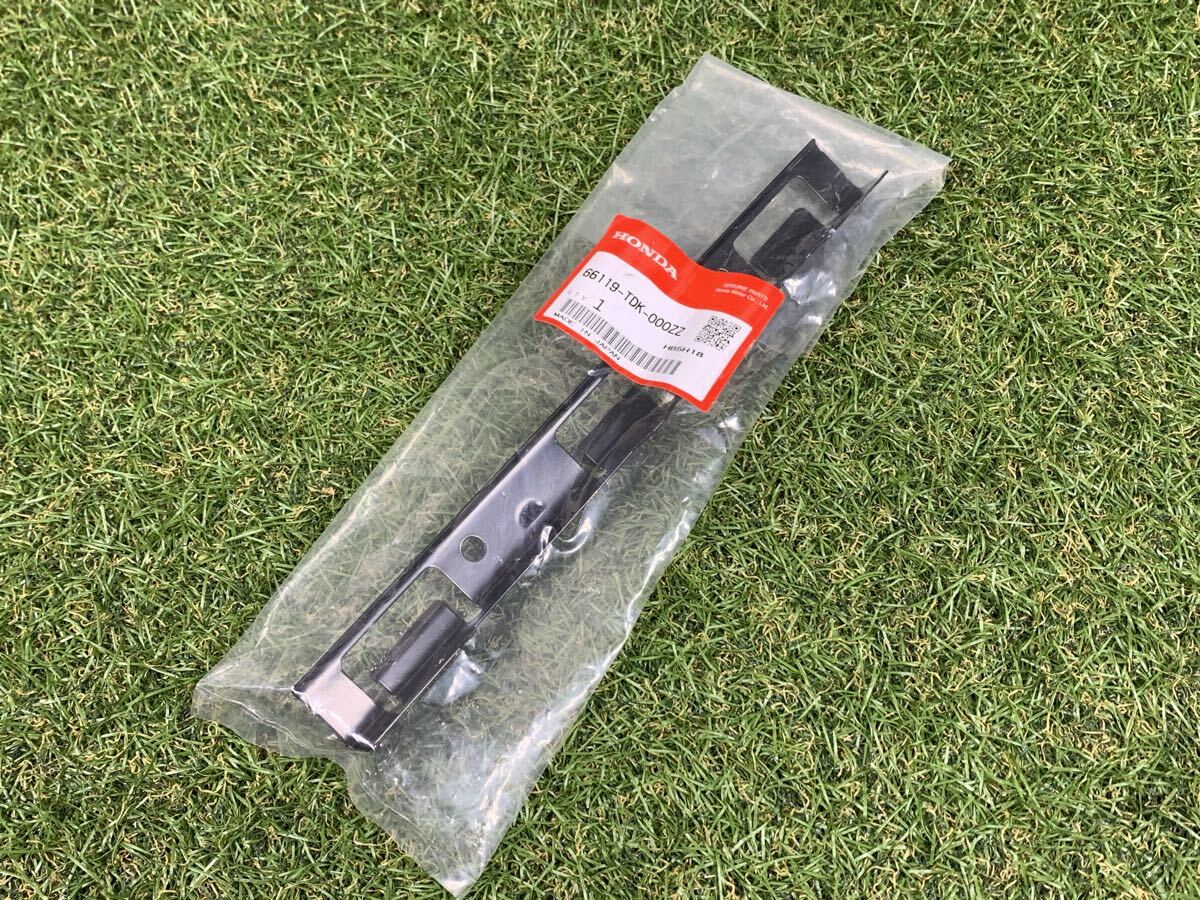 フリード用 リアバンパー フエイス サポート 66119-TDK-000ZZ DAA-GB7 ホンダ純正部品 【Cd785-43】拍卖