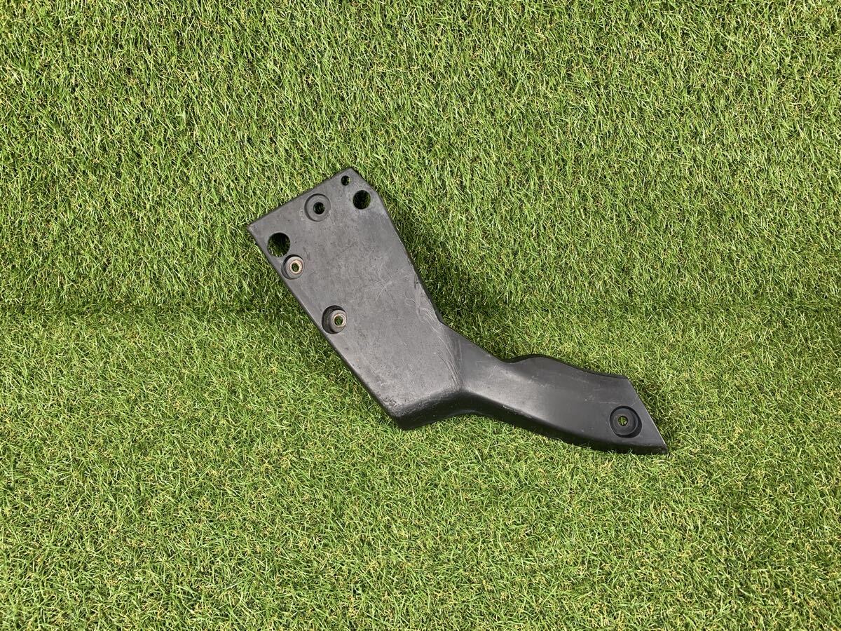 トヨタ ZVW30 プリウス 純正 リア アンダーカバー 右 右側 運転席側 52108-47020 【Yc792-61】拍卖