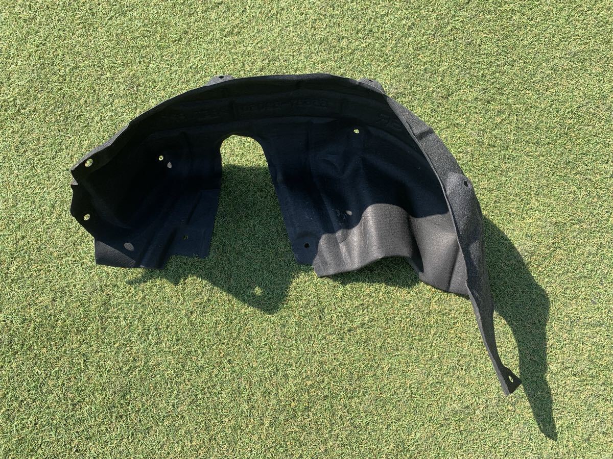 アクア リアホイールハウス ライナー 右側 65637-52050 6AA-MXPK11 トヨタ純正 【E7911-25】拍卖