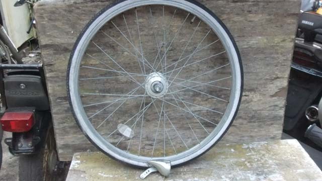 ★レストア・リペア用 らくらくオートライト 26インチ ホイールタイヤ付 LED 程度中 A-643 240930★拍卖