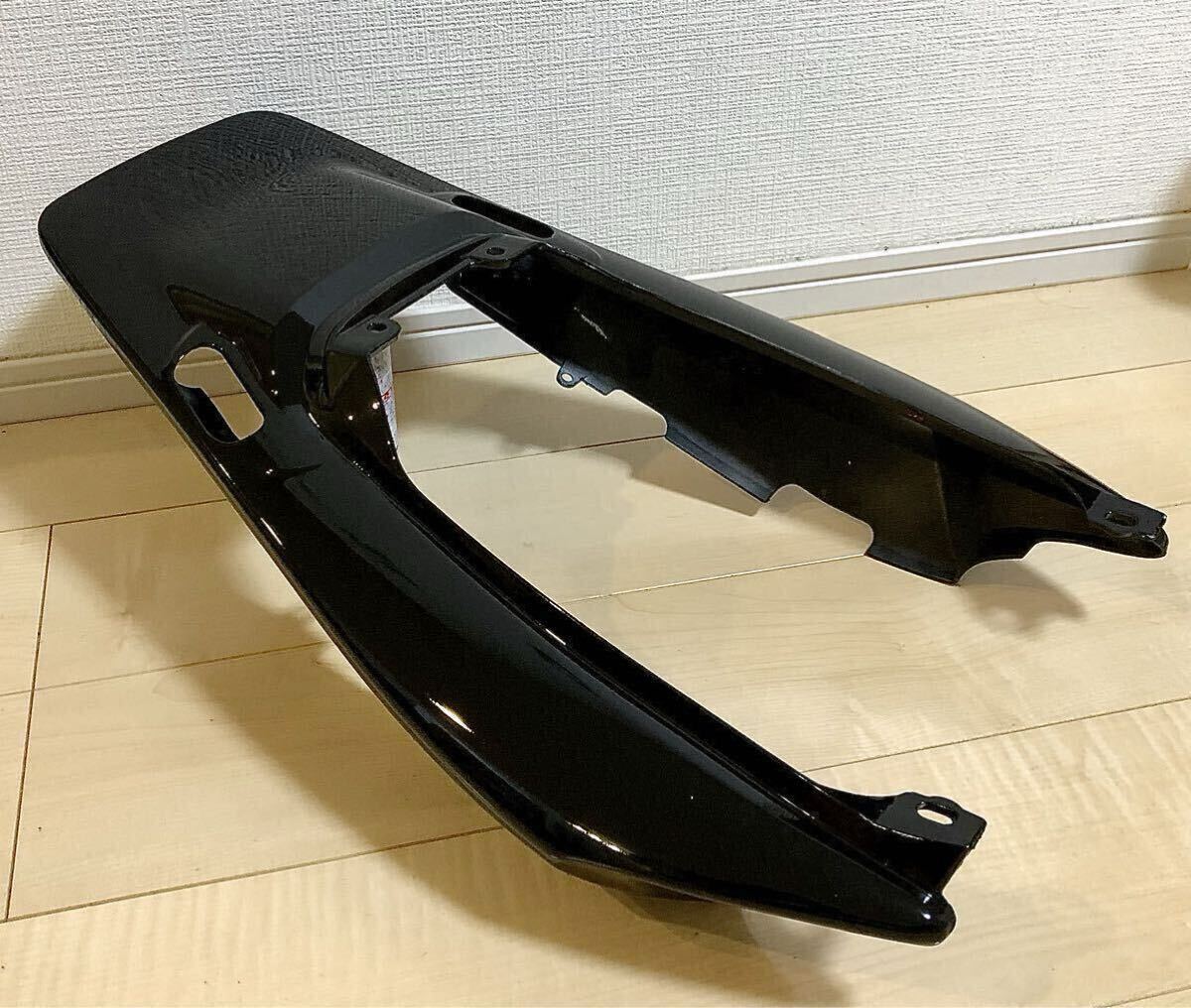 【新品/訳あり①】CB400SF 新品 ブラック リアカウル NC42 NC39 スペック3 光沢ブラック シートカウル テールカウル CB400SB バリオス 黒拍卖