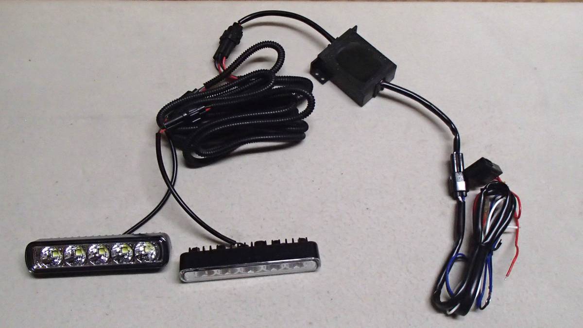 ESUSE LED 片側デイライト5.8w ポジション0.5w 白色LED5個 車両未取り付け品 台湾製 BELLOF ベロフ拍卖