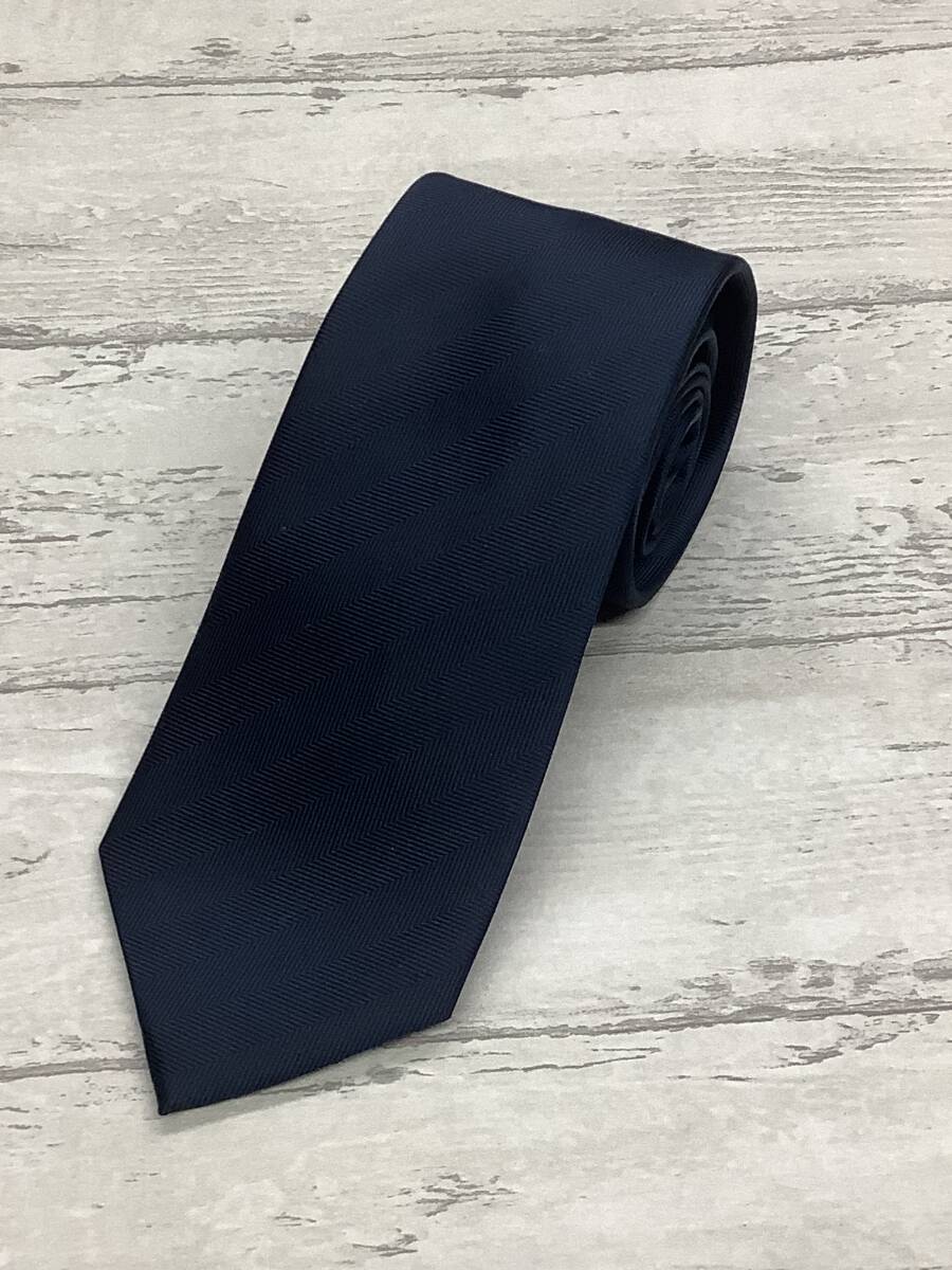 新作 新品未使用 シルク100%  ヘリンボン無地 ★参考上代3,900〜5,900円 お買い得サービス 濃紺拍卖