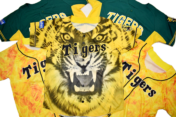 W-0414 A-2★新品未使用 非売品★HANSHIN Tigers 阪神タイガース★応援グッズベースボールシャツ 野球ユニフォーム3種類まとめて 5枚セット拍卖