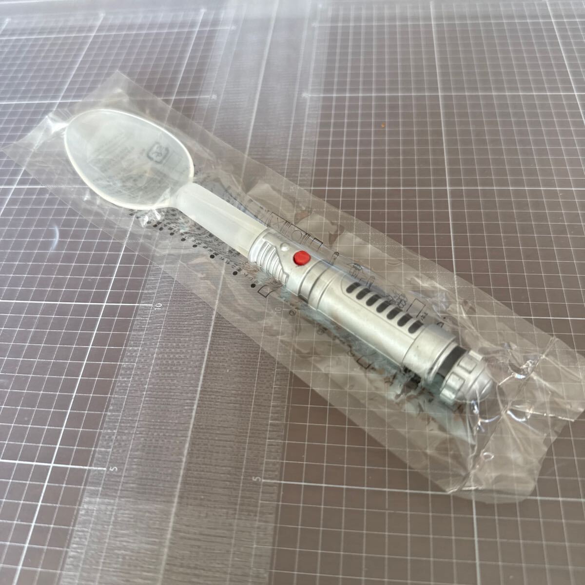 スターウォーズ ケロッグ ライトセーバー型スプーン スプーンの部分がLEDで光る 非売品 懸賞当選品 未開封未使用品 25年以上前のもの拍卖