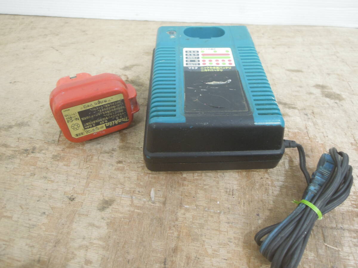 ♪makita マキタ 急速充電器 型番不明 通電確認 送料は説明欄※ジャンク品扱い ■60拍卖