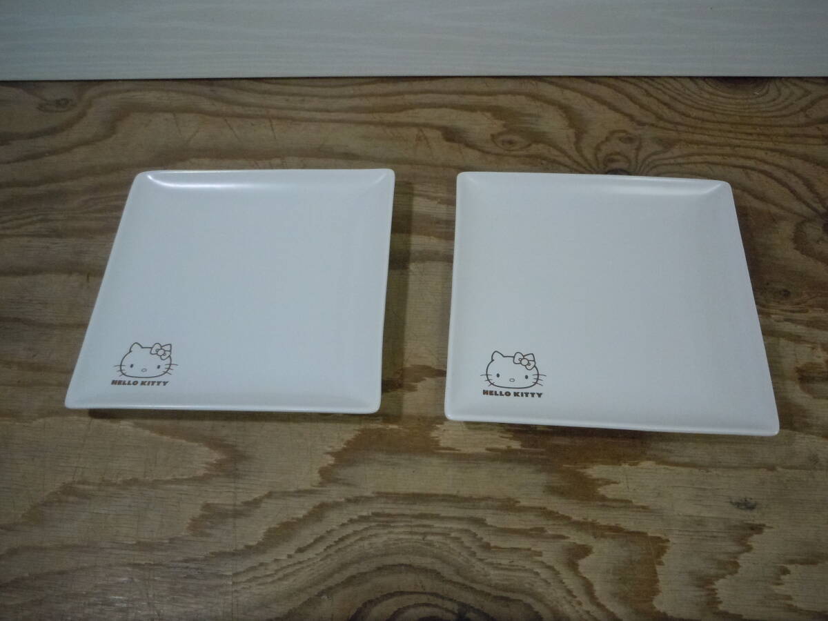 ◆ハローキティ ローソン 皿 プレート 2枚セット 18cm×18cm※現状品■60拍卖