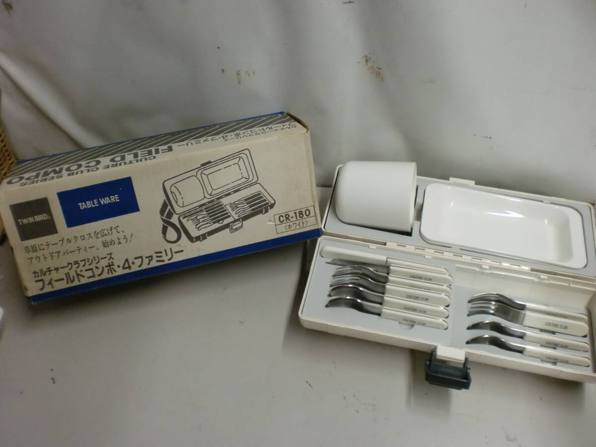 ●ツインバード アウトドア食器セット スプーン フォーク 皿 コップ 栓抜き※現状品■60拍卖