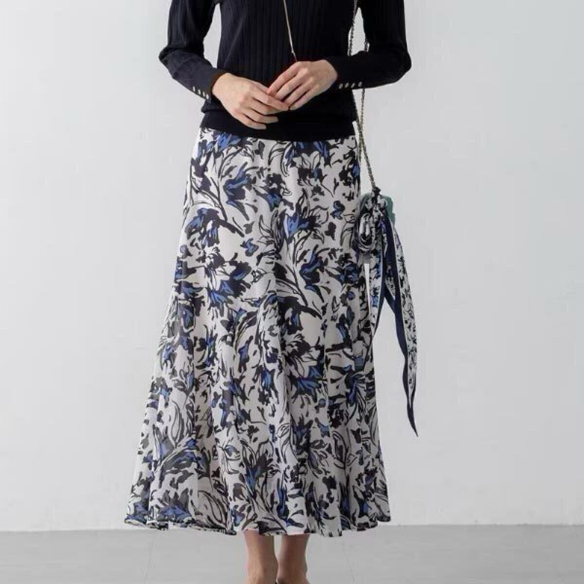 23区【洗える】ニュアンスフラワープリント フレア スカート(青系・38・Mサイズ)新品拍卖