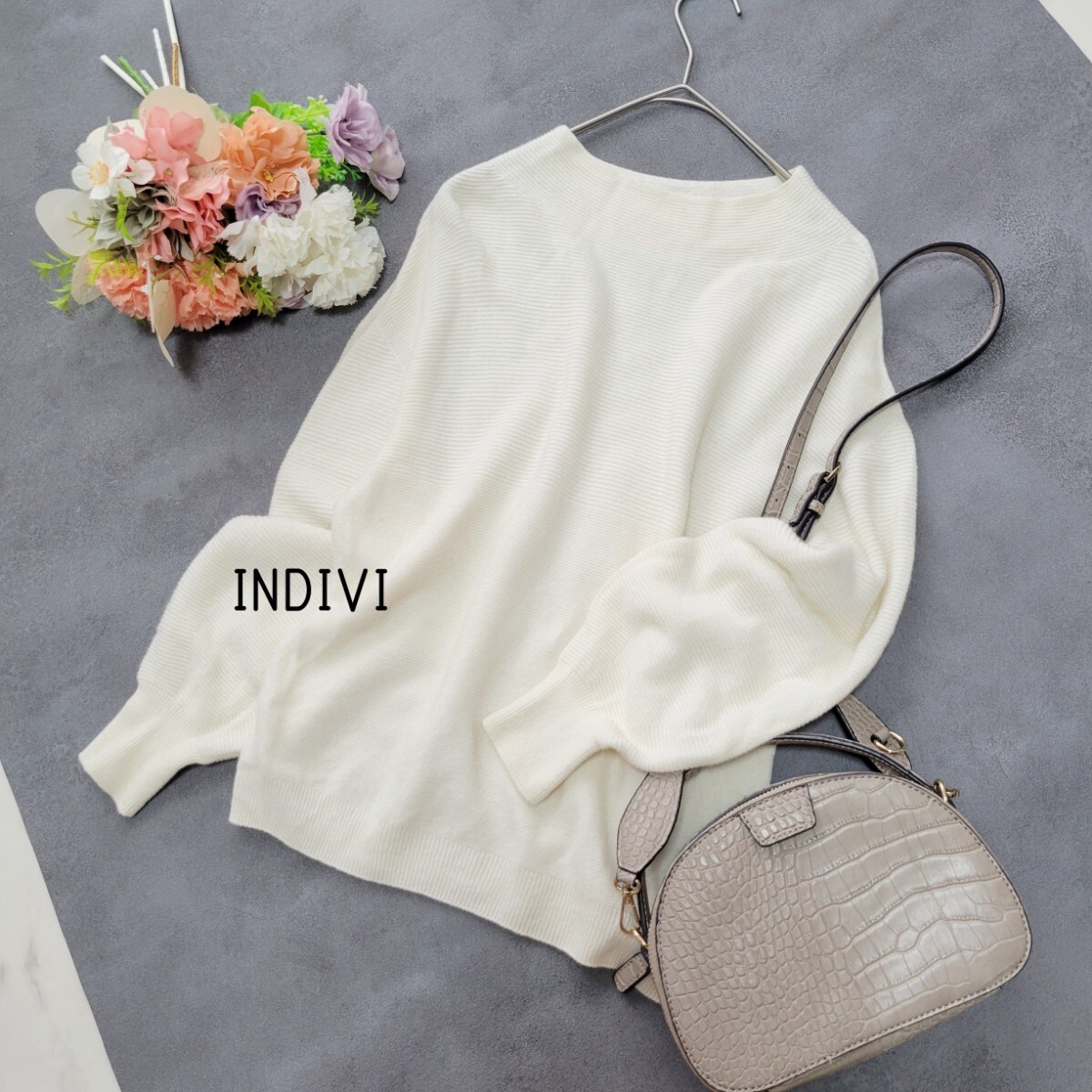 インディヴィ ボトルネックニットプルオーバー¥15,950 アイボリー サイズ05 SM程度 洗える ニット セーター拍卖