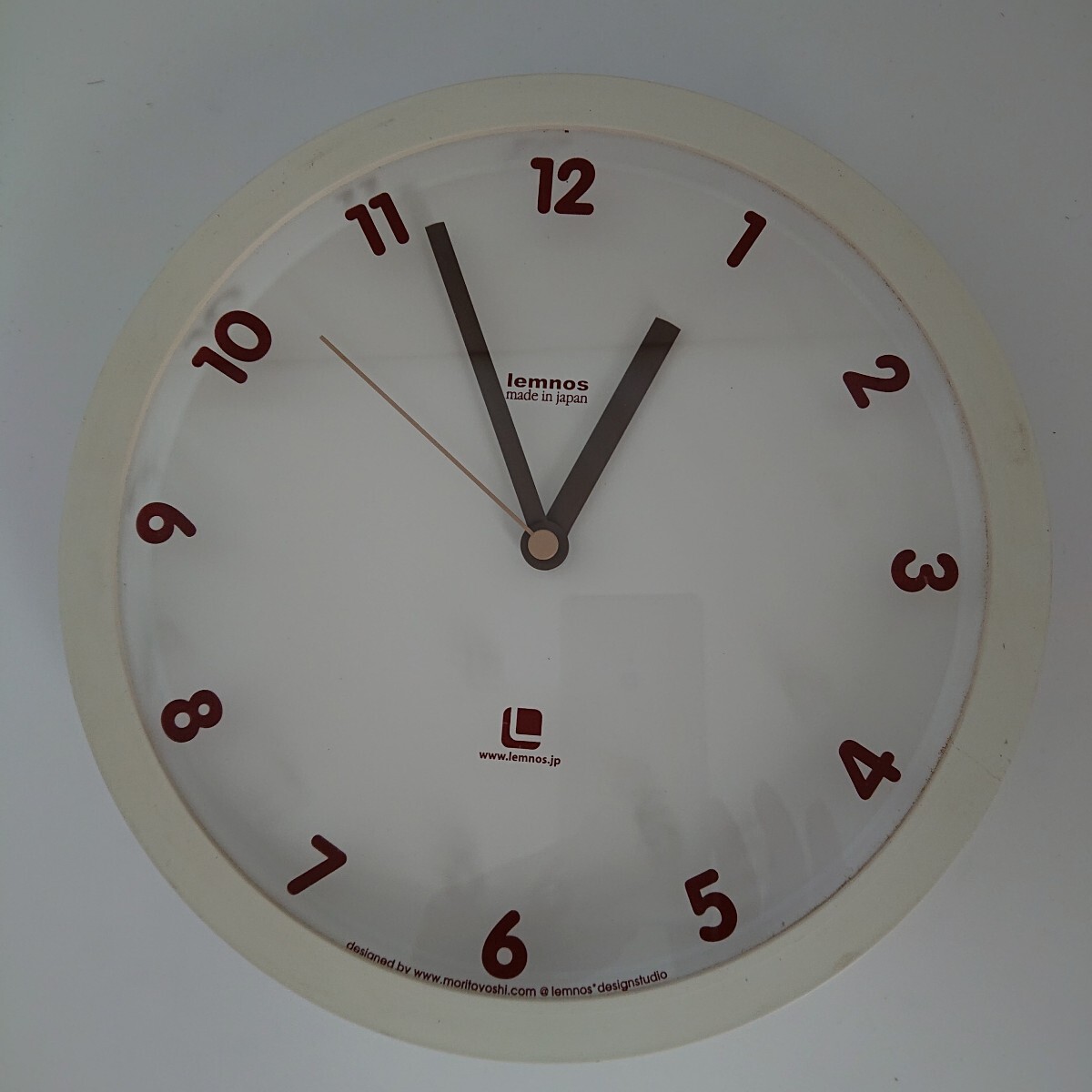 【掛け時計】lemmos ホワイト 静音 箱無し 日本製 アナログクオーツ インテリア 当時物 現状品 ぷらみ 0911 58拍卖