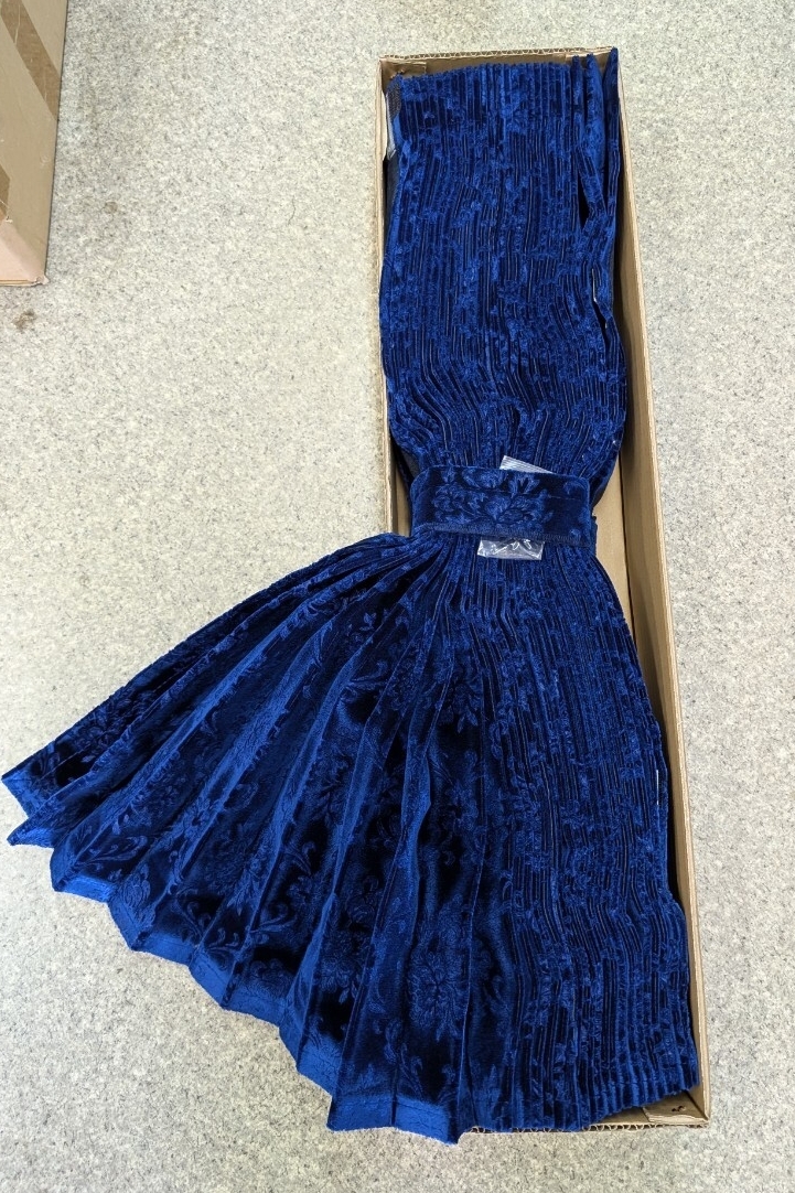 新品 アコーディオン仮眠カーテン  ローレル濃紺 テクノガレージ製拍卖