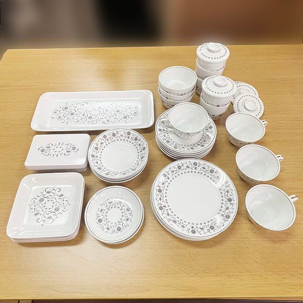 送料無料◆Noritake ノリタケ シルバークイーン 食器 カップ&ソーサー メラミン食器 まとめ 33点 中古品拍卖