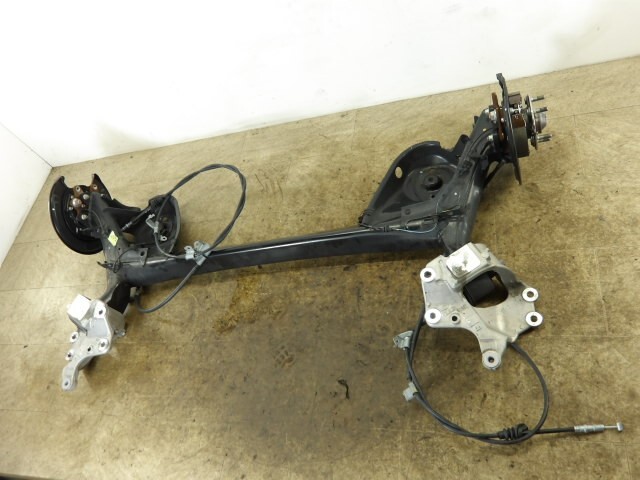 フリード  GB7 リヤアクスルビーム  NH883P 42100-TDL-J11拍卖