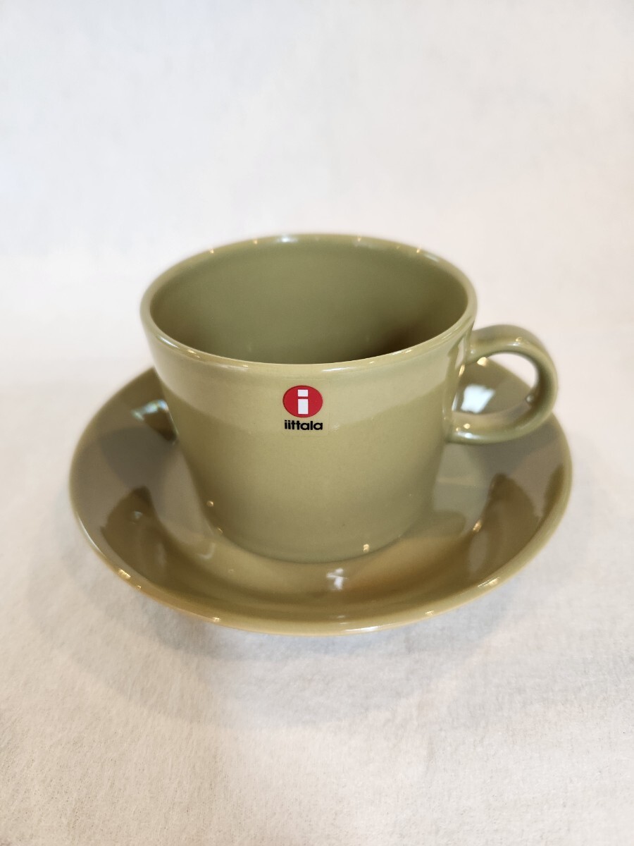 イッタラ☆ティーマ☆15cmプレート1枚&ティーカップ1個☆オリーブ グリーン☆箱無し☆Ittala Teema ☆イッタラシール付き拍卖