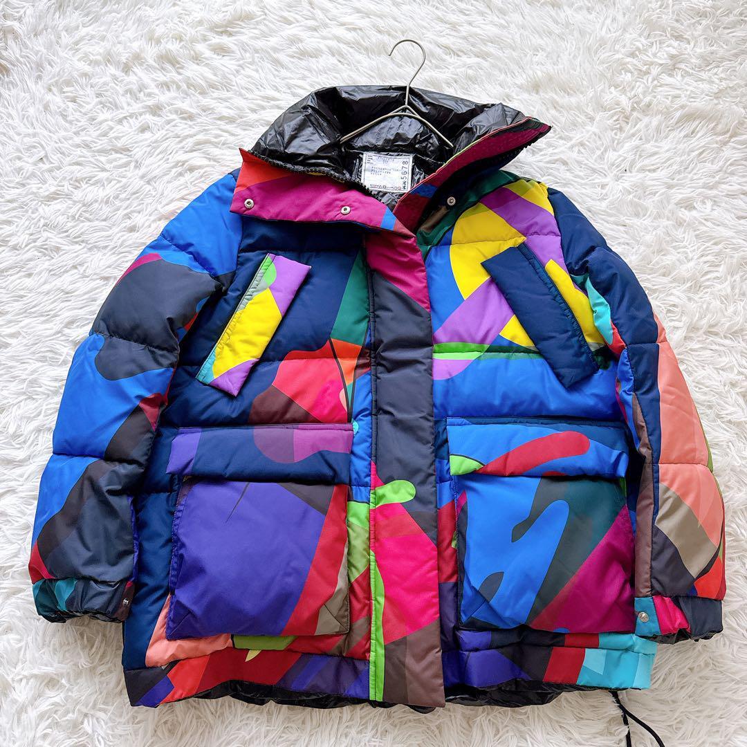 21AW sacai KAWS サカイ カウズ ダウンジャケット パデッドブルゾン 総柄 マルチカラー 総柄コラボモデル アウター 限定モデル拍卖