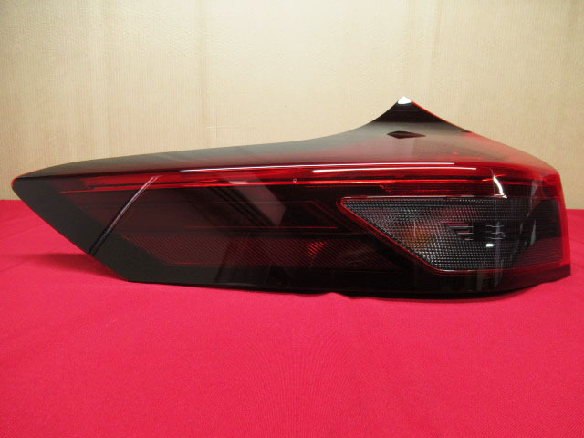 NISSAN 日産 X-TRAIL エクストレイル 左テールランプ KOITO 220-2378W 純正 テールライト カー用品 自動車 車 管理7N0908A拍卖