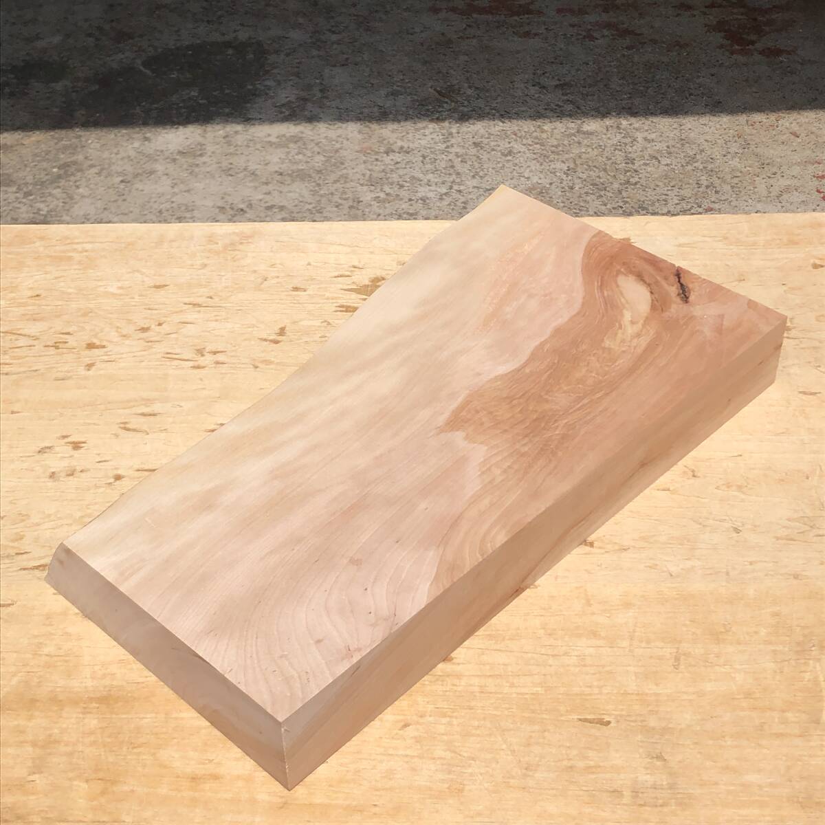 送料無料!水目桜【A216A】438×211~250×55mm ミズメザクラ クラフト 木工 DIY 天然木 自然素材 木材 乾燥材 無垢材《銘木すずめや》拍卖
