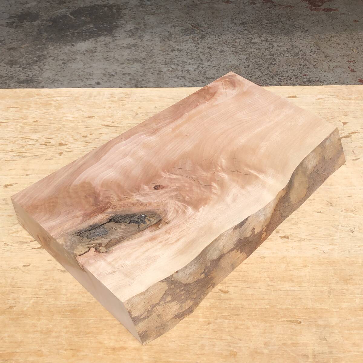 送料無料!水目桜【A223B】423×239~266×53mm ミズメザクラ クラフト 木工 DIY 天然木 自然素材 木材 乾燥材 無垢材《銘木すずめや》拍卖