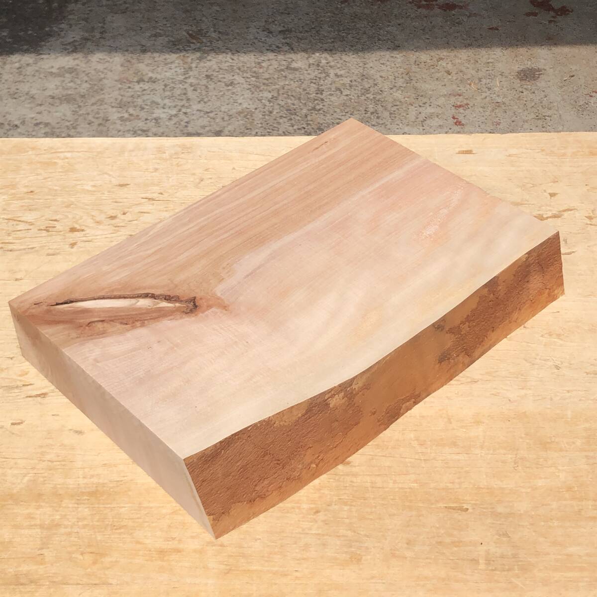送料無料!水目桜【A225B】383×249~263×60mm ミズメザクラ クラフト 木工 DIY 天然木 自然素材 木材 乾燥材 無垢材《銘木すずめや》拍卖