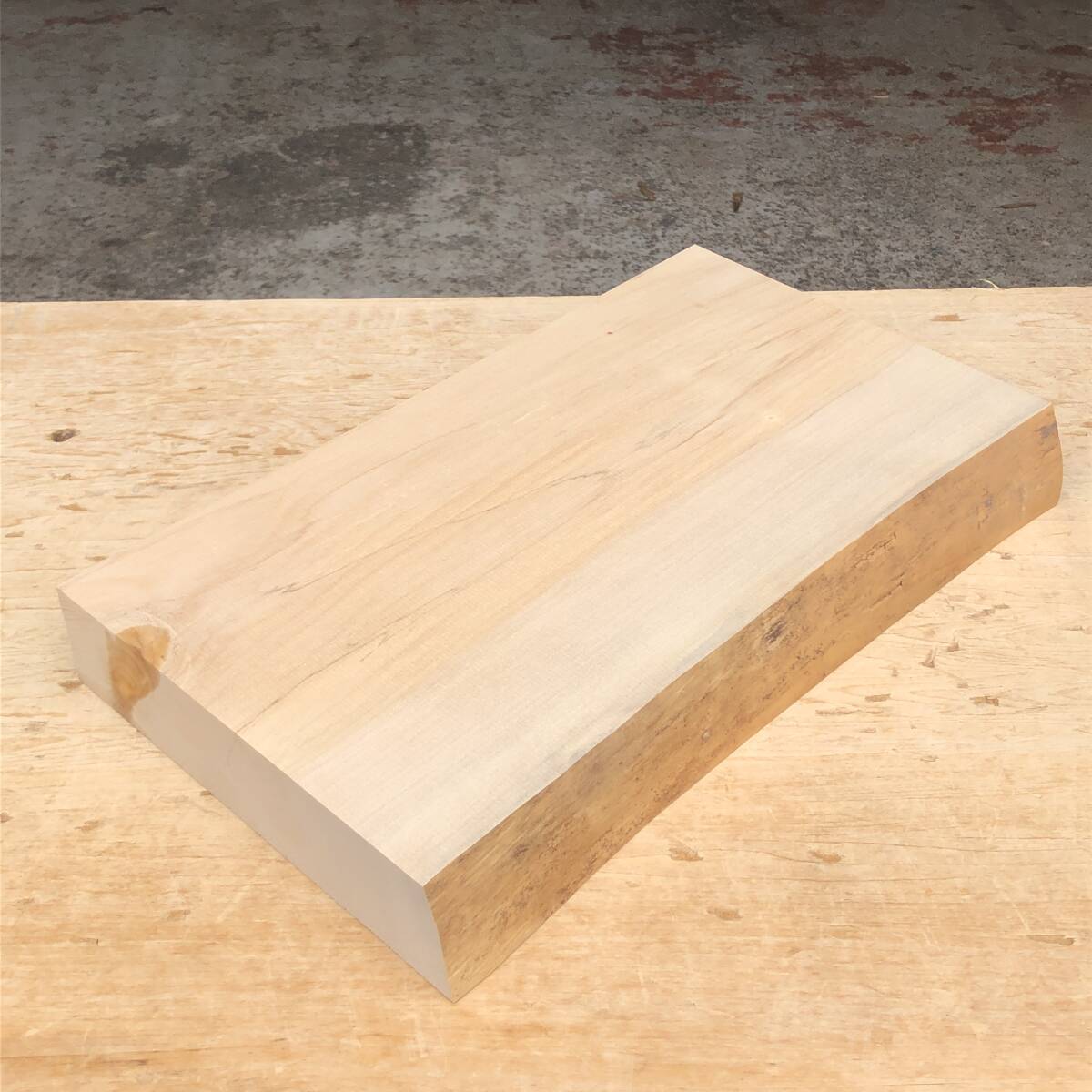 送料無料!銀杏【A299M】419×238~244×55mm イチョウ 彫刻 木彫 まな板 木工 天然木 自然素材 材木 木材 乾燥材 無垢材《銘木すずめや》拍卖