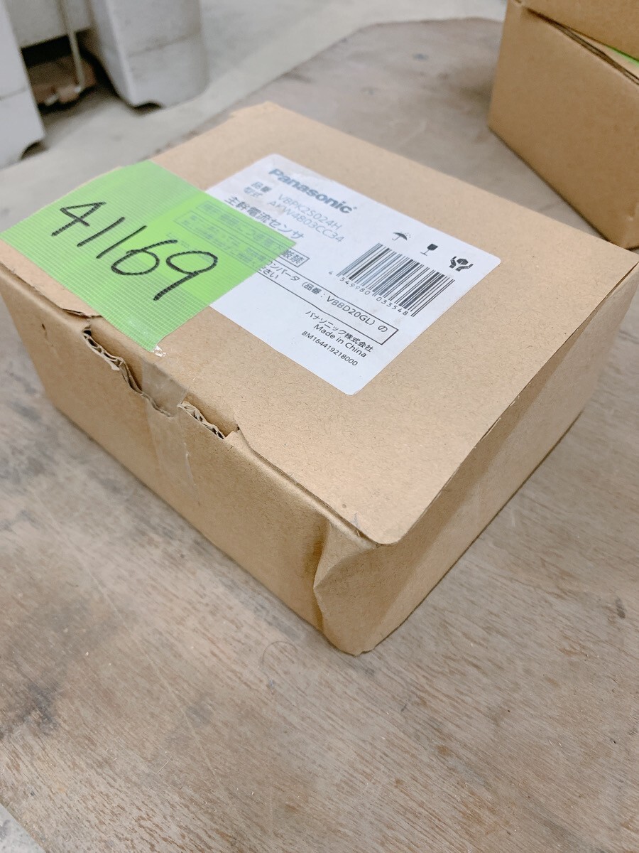 在庫8 長期保管 未使用 Panasonic 主幹電流センサー 内径24mm 太陽光 蓄電システム パワーコンディショナー 部品 茨城県 0710こ4 B2 60拍卖