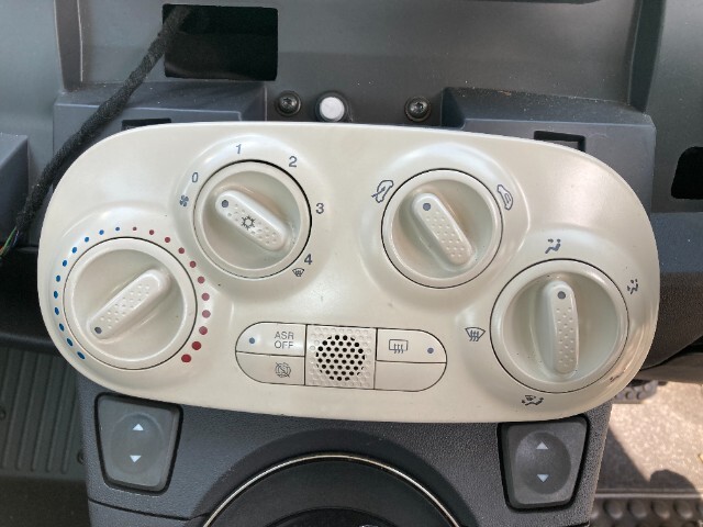 250805 フィアット 500 ABA-31212 平成23年 エアコンパネル エアコンスイッチパネル拍卖