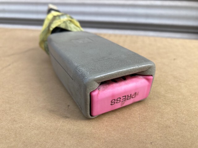 240909 スズキ エブリィ DA17V シートベルト受け バックル 運転席用拍卖