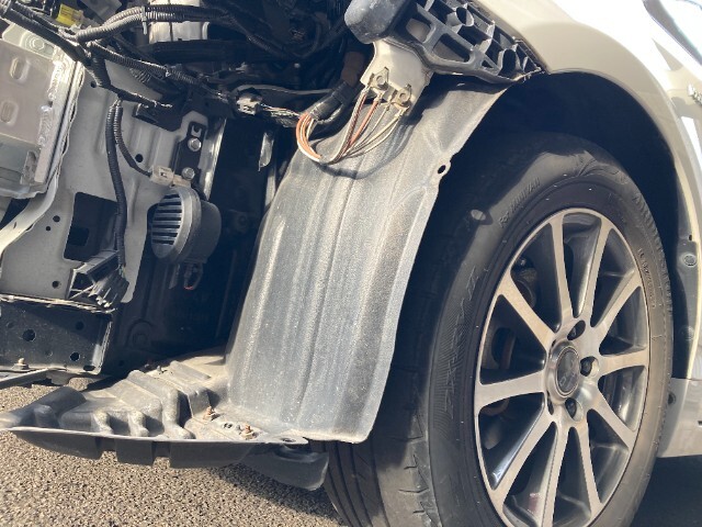 250906 プリウスα ZVW40 H25年 左フロントフェンダーライナー拍卖