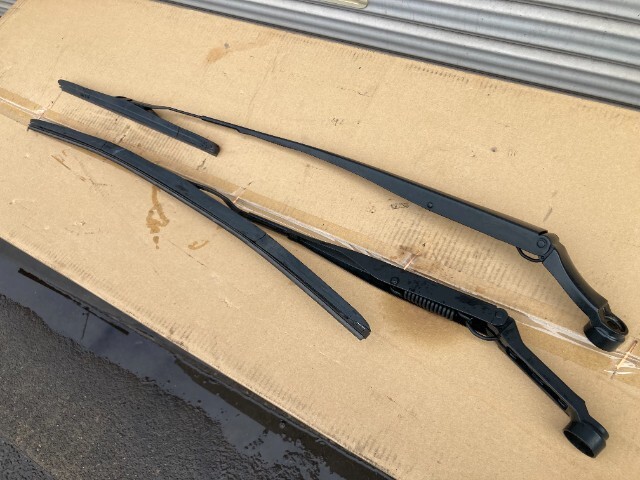 250906 プリウスα ZVW40 H25年 フロントワイパーアーム 左右セット拍卖