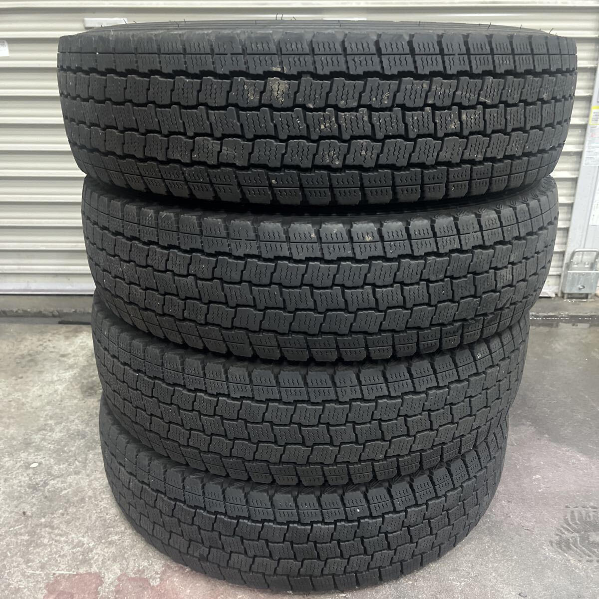 GOODYEAR ICENAVI CARGO 165/80R14 97/91N LT 22年日本製 14インチ スタッドレスタイヤ 4本セット (グッドイヤー/アイスナビ/カーゴ)拍卖