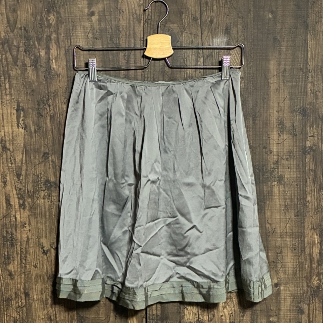 C23◇UNTITLED | アンタイトル プリーツスカート グレー系 レディース 2サイズ 中古品拍卖