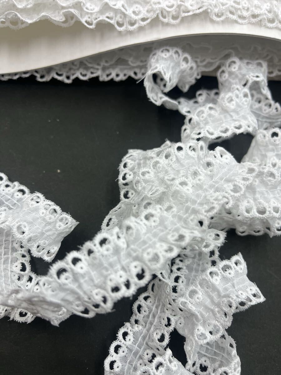 ◯(NT049-2)1反売りー約2.2㎝巾の白の綿フリルレース(10m)拍卖