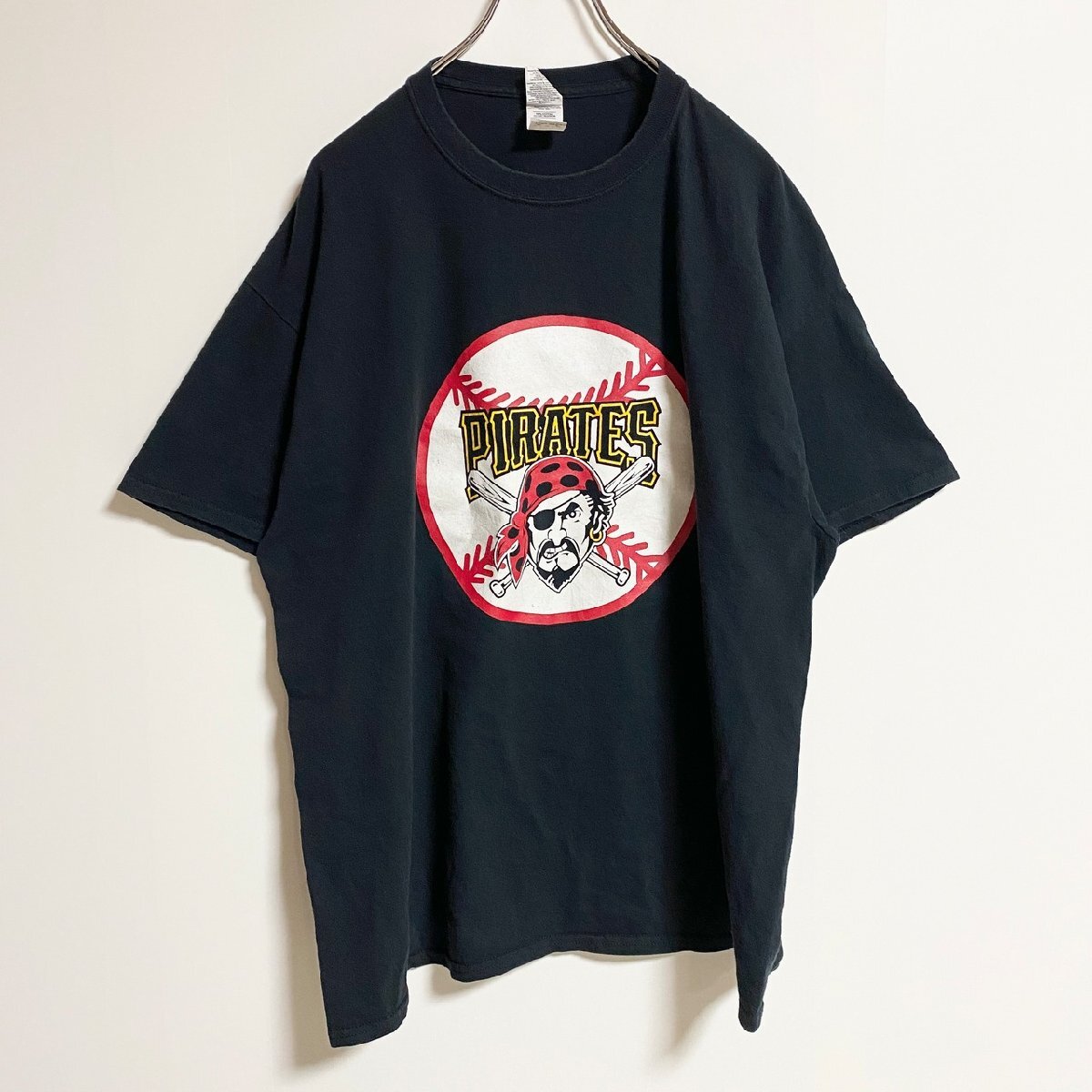 古着 used GILDAN ギルダン 半袖プリントクルーネックTシャツ MLB PIRATES 海賊 春夏服 XLサイズ拍卖
