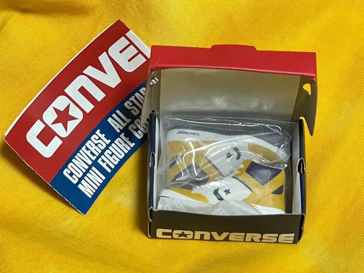 送料込◆即決◆ガチャ◆コンバース【CONVERSE ALL STAR HI & WEAPON HI MINI FIGURE COLLECTION◇WEAPON HI ゴールド/パープル】中袋未開封拍卖