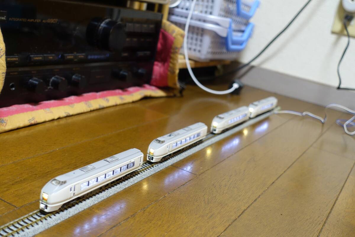 【加工品】KATO 10-173 10-174 651系 スーパーひたち 2M仕様 11両編成 車輛は全部で12両 2000年より前の仕様がプロトタイプ拍卖