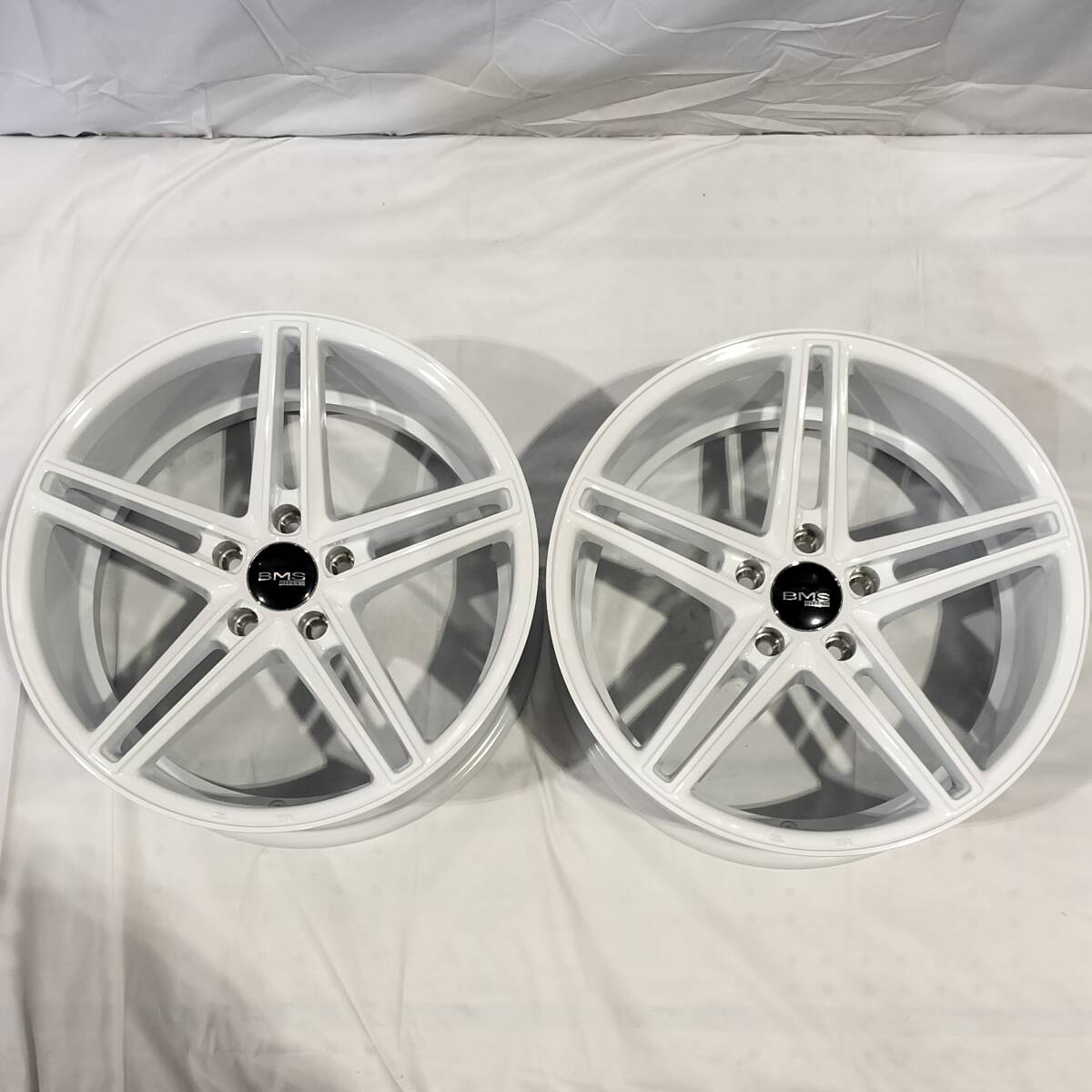 BMS C5-V2 グロスホワイト 18-9.0J 5H114.3 +15 ホイル2本セット スカイライン シルビア 180SX セフィーロ ローレル RX-8 ドリフト 01-235拍卖