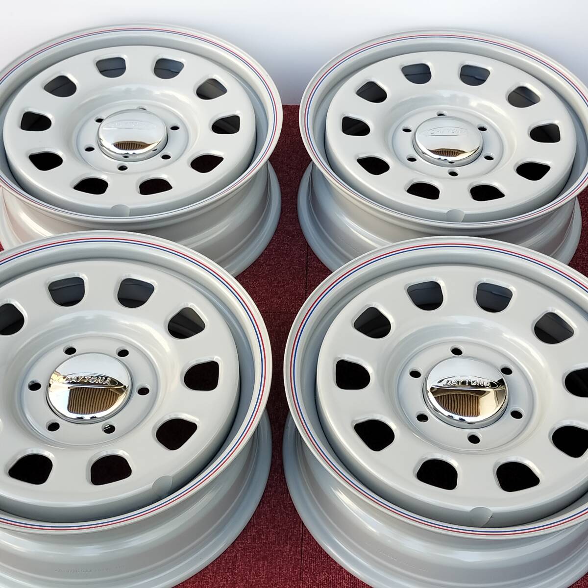 デイトナ グレー 17-6.5J 6H139.7 +38 ヨコハマ パラダ PA03 215/60R17 ホワイトレター ハイエース レジアスエース 200系 01-2595S拍卖