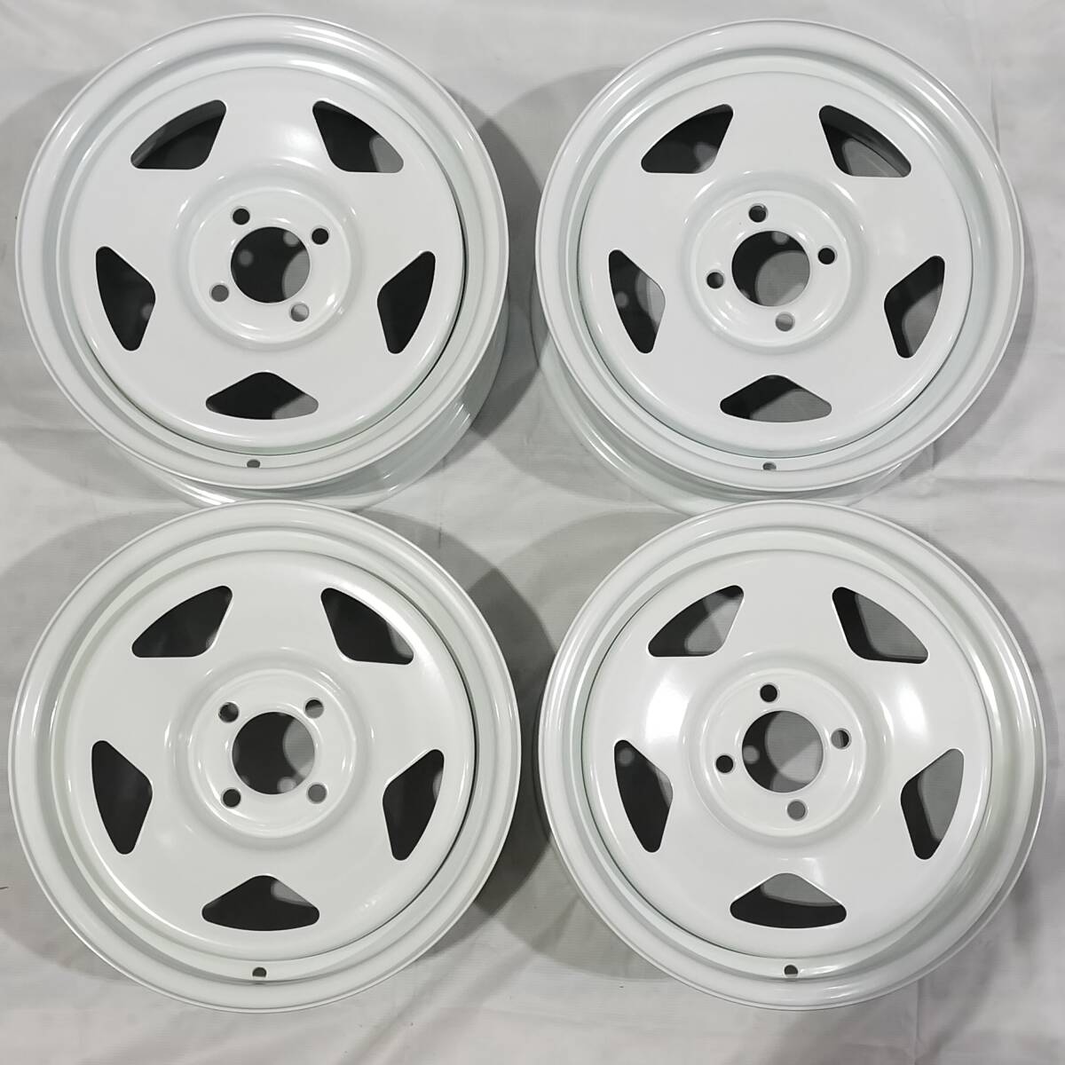 深リム 鉄チン 14-7.0J 4H100 +25 ホワイト ホイール4本セット 軽トラ 軽バン エッセ アルト エブリィ キャリィ ハイゼット 01-2484S拍卖