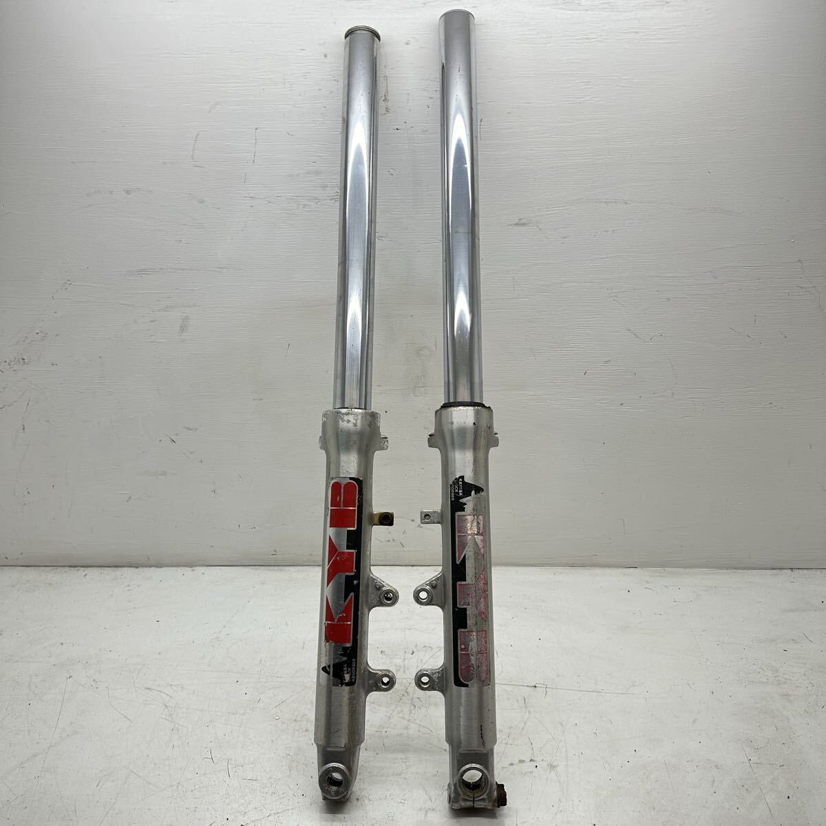 01235 スズキ インパルス400 GK79A フロントフォーク KYB カヤバ 曲がりなし拍卖