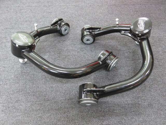 セール 新品 2007-2018 FJcruiser FJクルーザー コントロール アッパーアーム 2.0-4.0inc 左右 set 拍卖