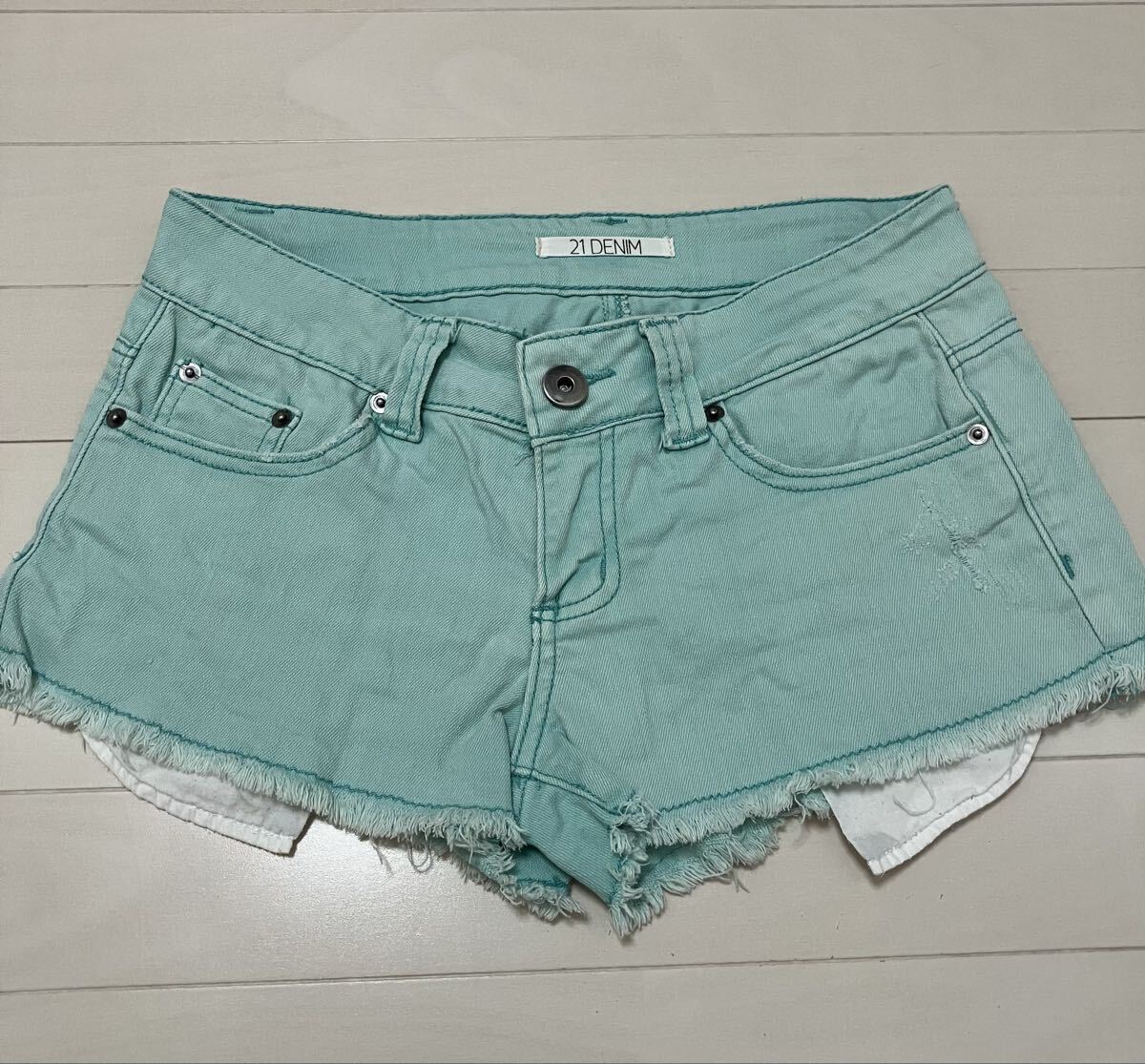 ★ショートパンツ・ダメージ加工拍卖