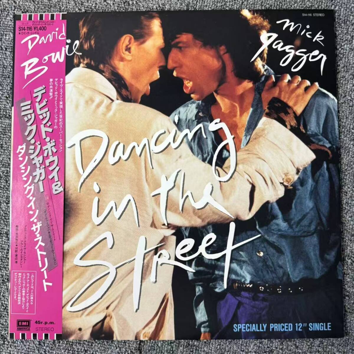 帯付LP Rock LP/David Bowie And Mick Jagger Dancing In The Street/EMI America S14-116/SNJ090462拍卖