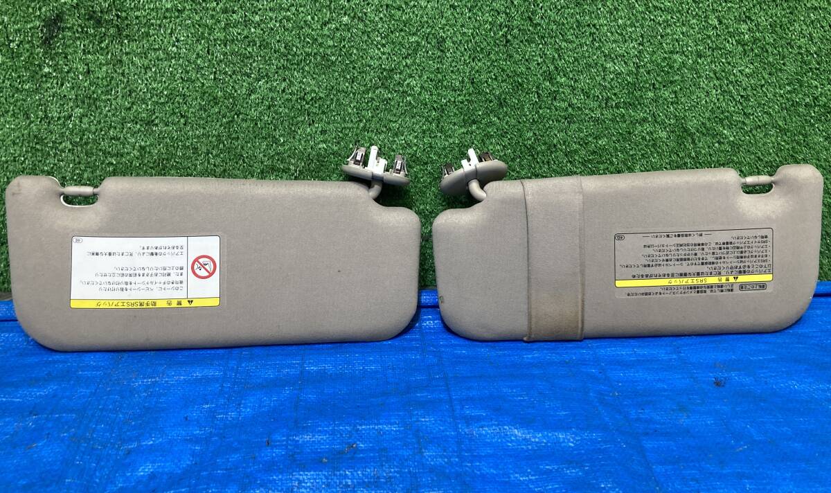 トヨタ プレミオ DBA-ZRT260-3074*** 2010年10月 サンバイザー 日除け 左右セット ミラー付き 管A432拍卖